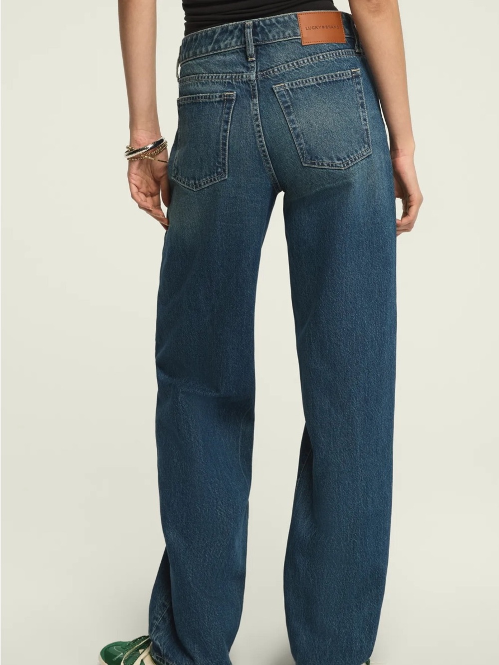 The Baggy Jeans - Picture 2 of 5
